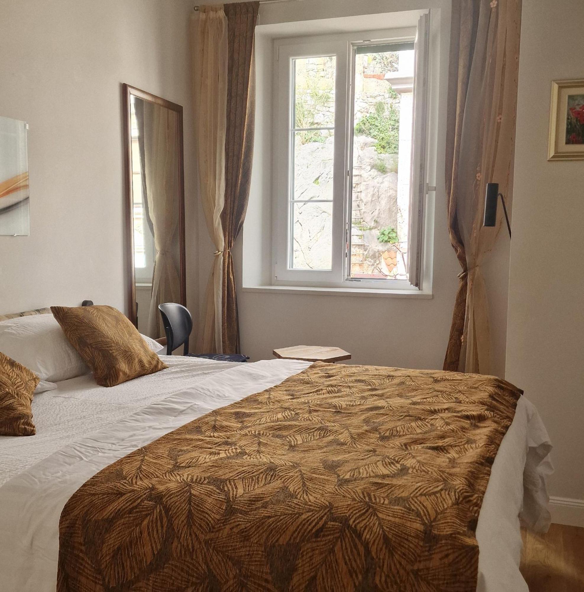 Old Town Apartment Omiš Kültér fotó